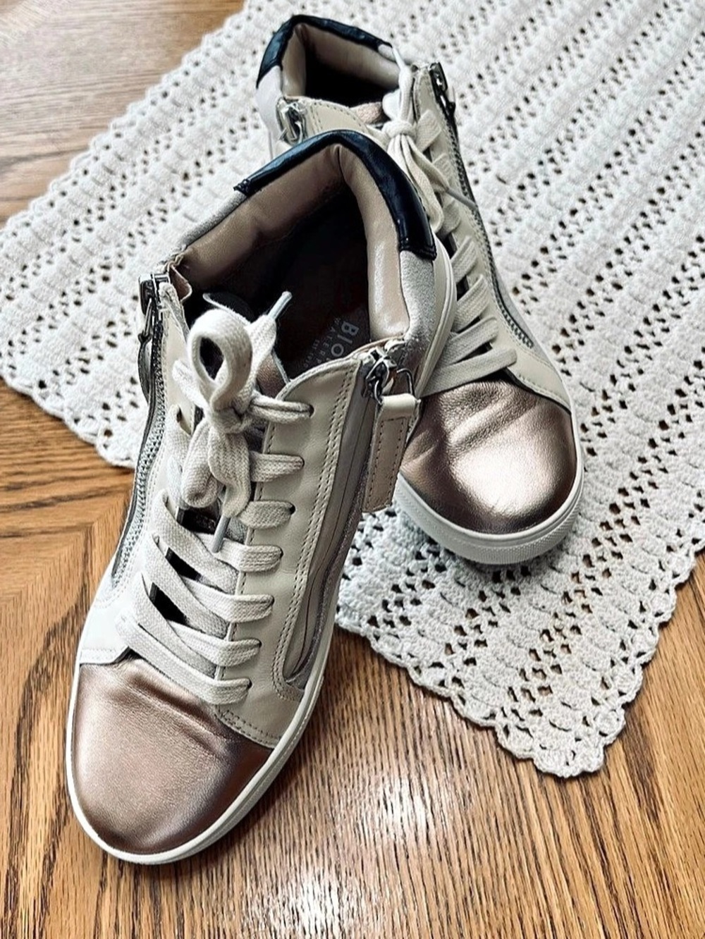 Blondo B3305 Waterproof Zip Sneakers White & Pink US 7M